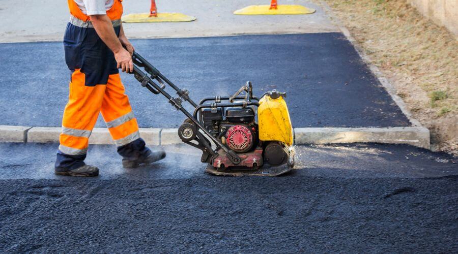 Professional gutter cleaning in Catarina, TX
